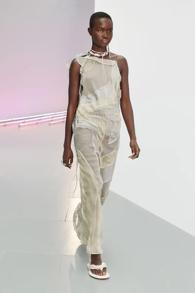 Look 14